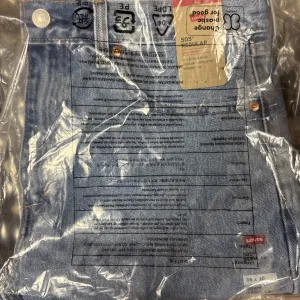 Levi's(R) 505(R) Regular Light Stonewash 36 30