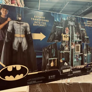 Batman, Bat-Tech Batcave, Giant Transforming Playset with Exclusive 4" Batman Figure and Accessories, Kids Toys for Boys Aged 4 and Up